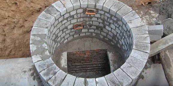 为什么检查井会出现引起路面破损的问题呢?